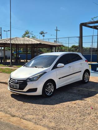 HYUNDAI HB20 1.6 COMFORT PLUS 16V FLEX 4P MANUAL HYUNDAI HB20 1.6 COMFORT PLUS 16V FLEX 4P MANUAL